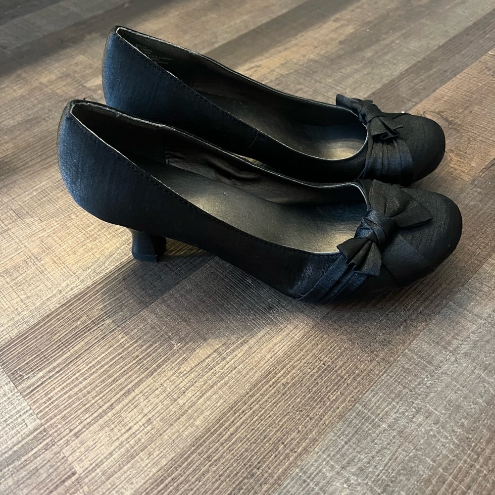 Kohl's Black Bow Accent Heels
